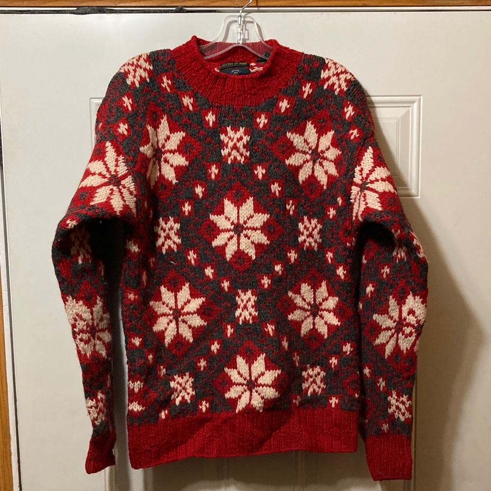 Red and White Patterned‎ Men's Sweater M
